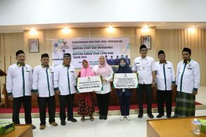 Baznas Salurkan Dana 345 Juta Untuk Bantuan Study Dan RTLH  Pandeglang – Badan Amil Zakat Nasional (Baznas) Kabupaten Pandeglang